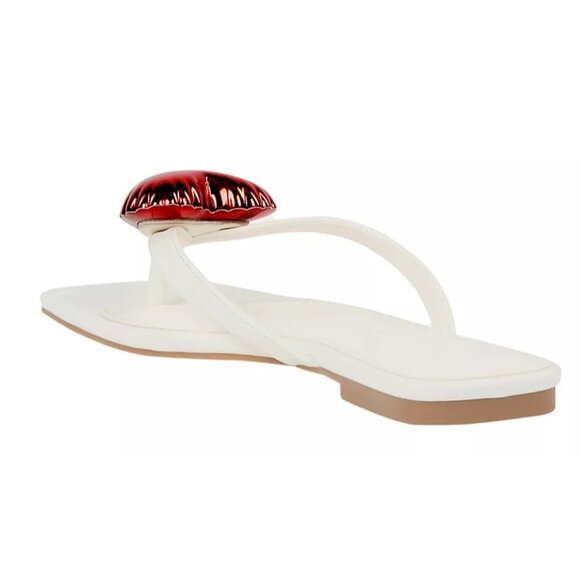 Katy Perry Women's the Camie Heart Thong Square Toe Flat Sandals - Picture 3 of 4